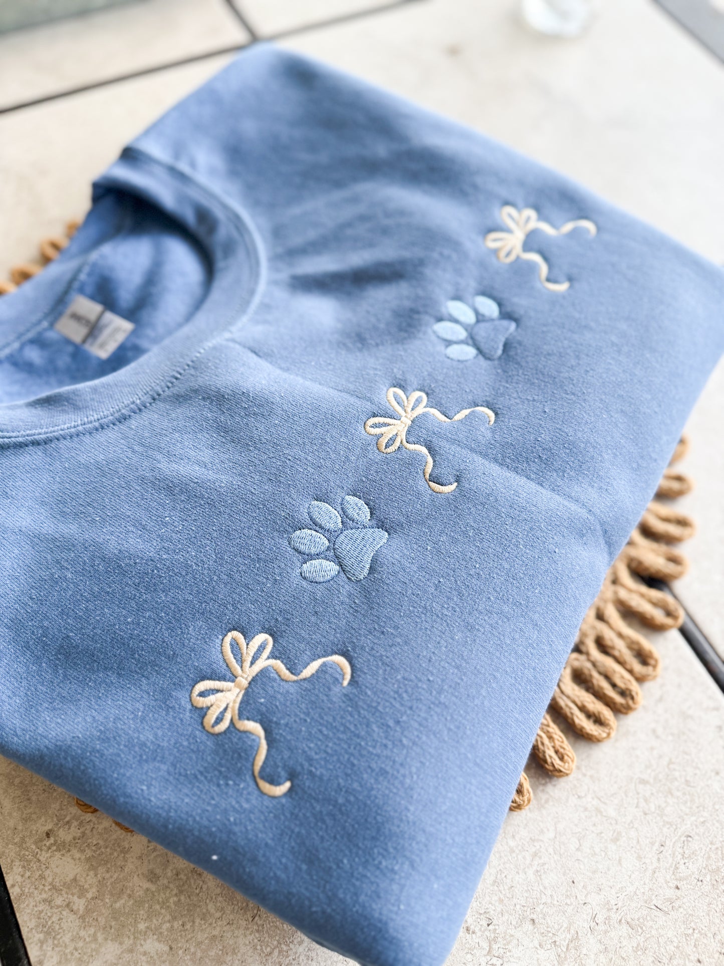 CUSTOMIZABLE Embroidered Coquette Paw Print Sweatshirt, Dog Mom Sweatshirt, Cat Mom Sweatshirt, Paw Print and Bows, Perfect Gift!